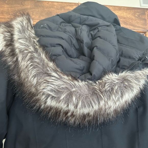 North face women’s parka - Picture 7 of 8